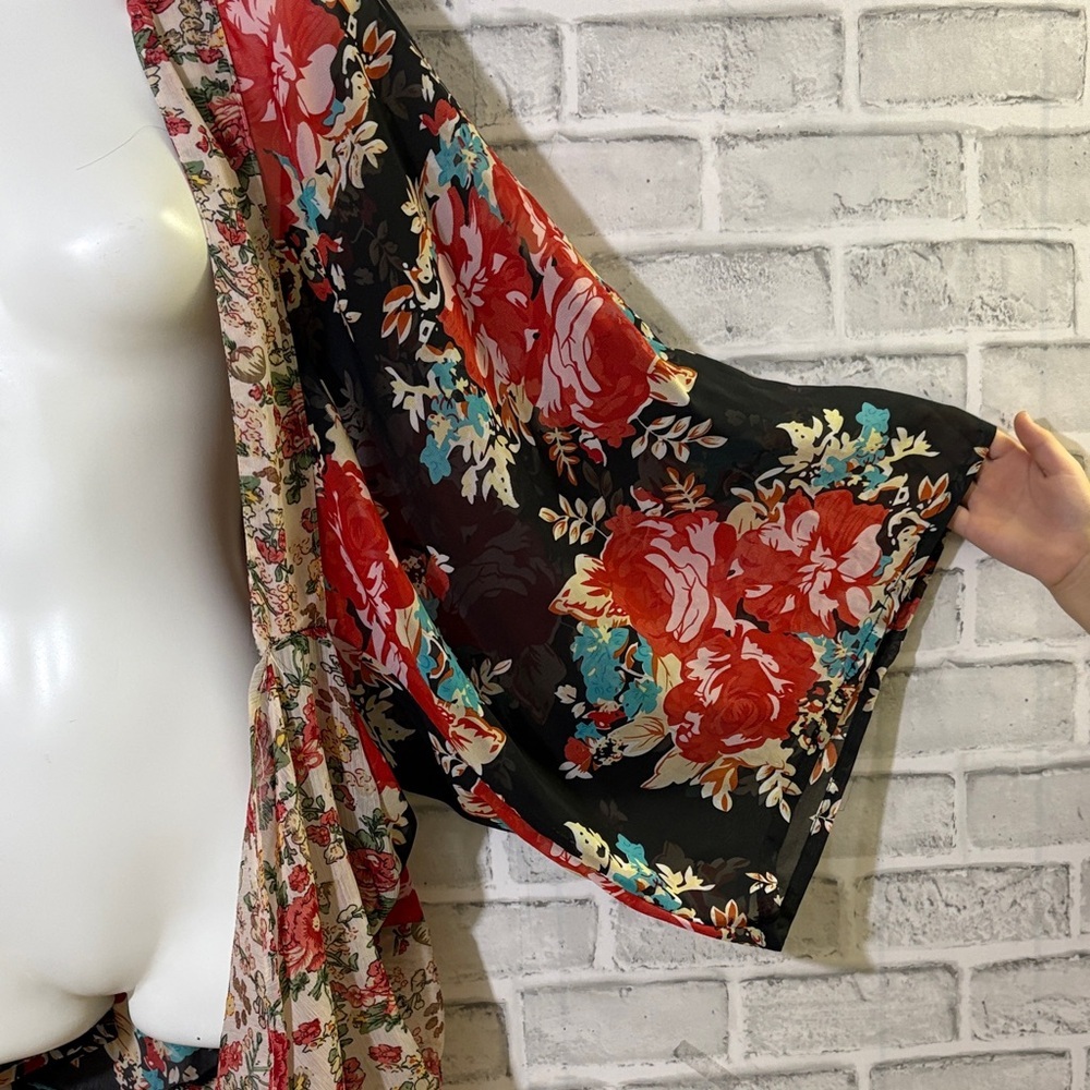California Moonrise Chic Floral Women's Cape/ beach cover with sleeves size med - Picture 5 of 8